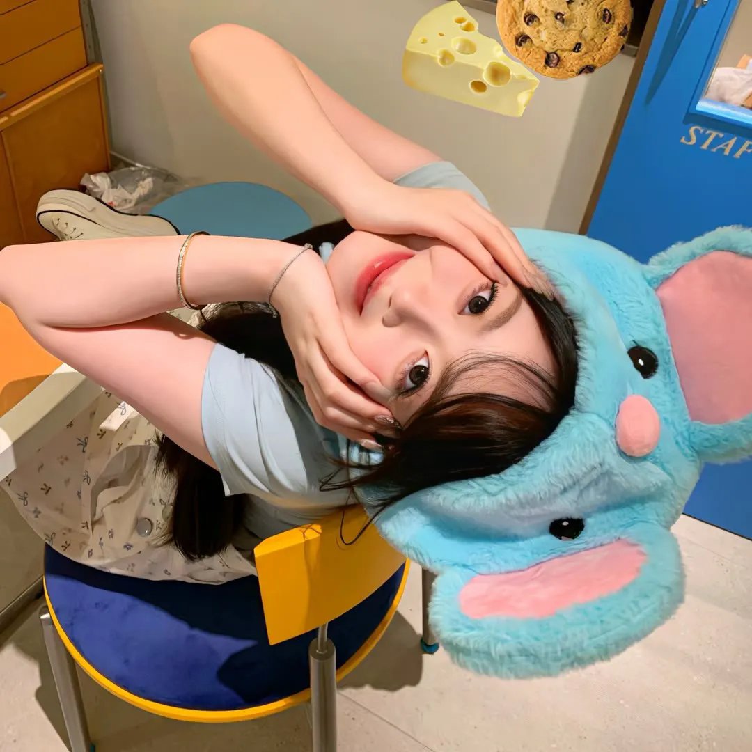 周迅然 明星照片